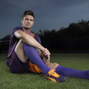 Jiuyou-英超裁判判罚透明度提升，增强比赛信任，英超裁判出牌